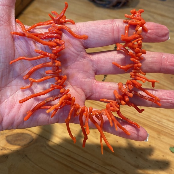 πΊπΊπΊ VINTAGE GENUINE CORAL NECKLACE πΊπΊπΊ - Picture 9 of 9